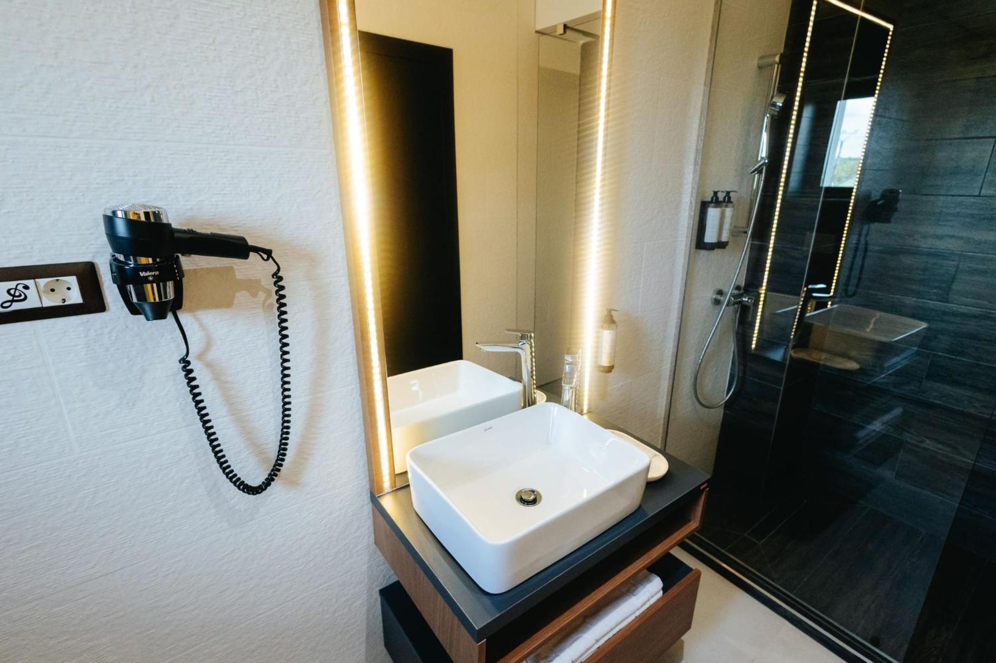 Hotel Goya Boutique Târgu Jiu Zewnętrze zdjęcie