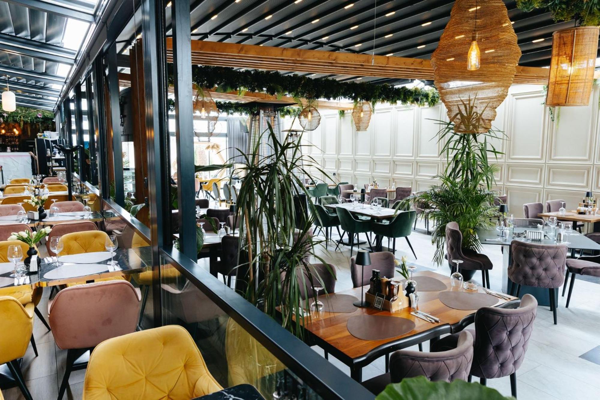 Hotel Goya Boutique Târgu Jiu Zewnętrze zdjęcie